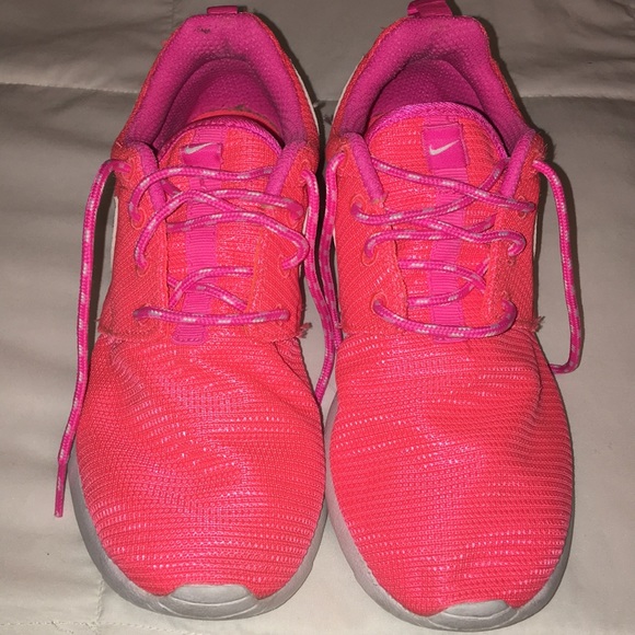Nike Shoes - Nike Pink and Orange Rosche Shoes